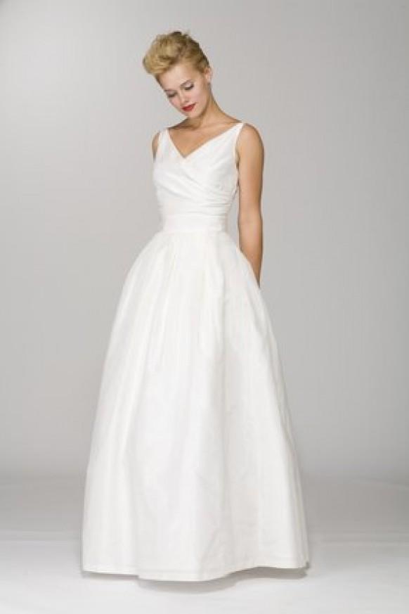 aria one shoulder gown