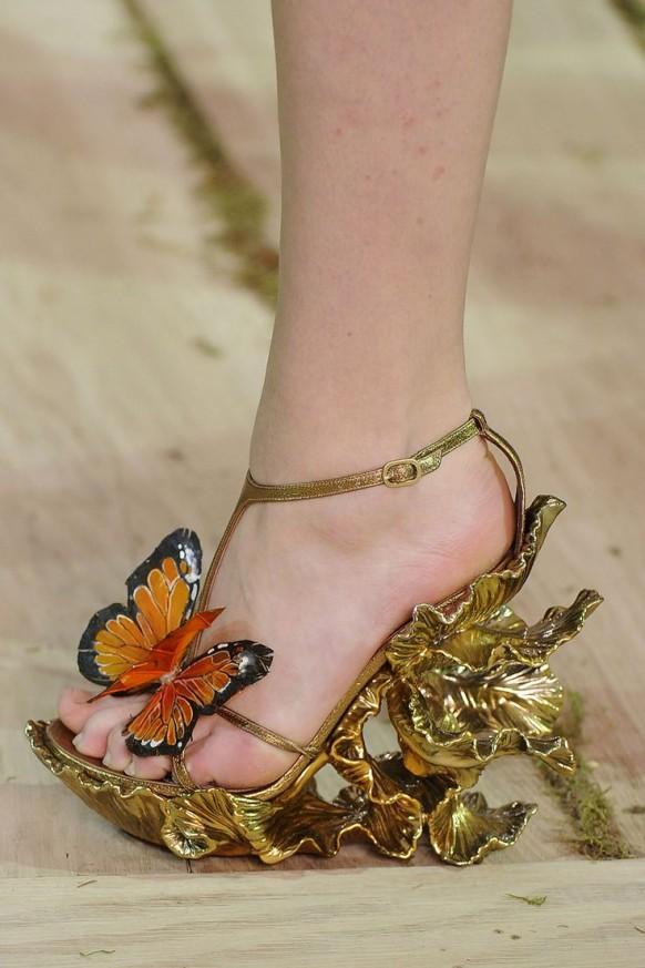 Crazy Wedding Shoes Ideas Erfly Wedding 1978032 Weddbook